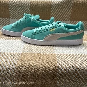 PUMA Suede Classic- Shoes- Teal- Suede- New never been wore.